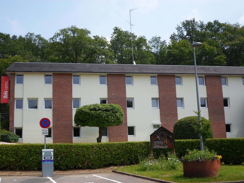 Hôtel ibis Fourmies - photo 1