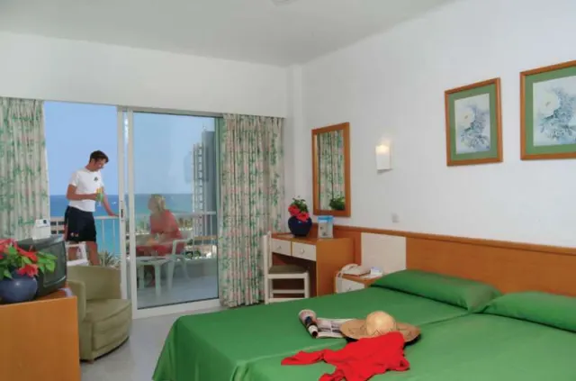 Hotel BG Caballero - photo 4