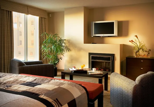 Embassy Suites by Hilton Montreal - photo 2