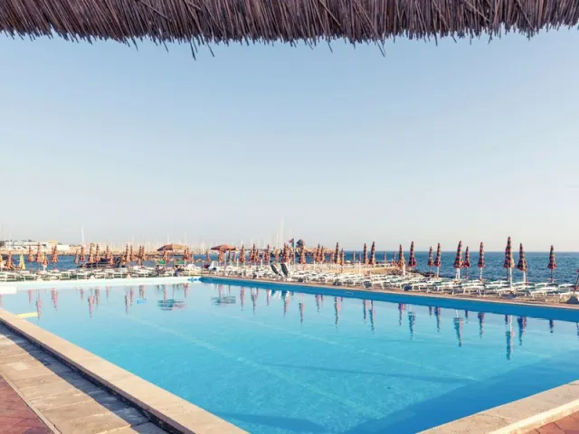 Mercure Civitavecchia Sunbay Park Hotel - photo 2