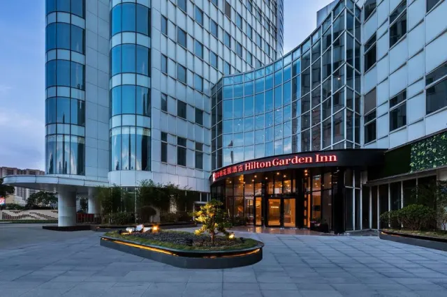 Hilton Garden Inn Nantong Xinghu, East China