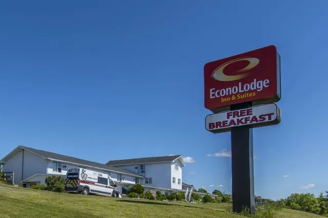Econo Lodge & Suites - photo 3