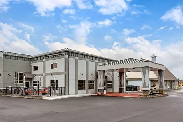Days Inn  Suites by Wyndham Bowling Green, Kentucky