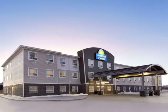Days Inn & Suites by Wyndham Warman Legends Centre, Saskatchewan
