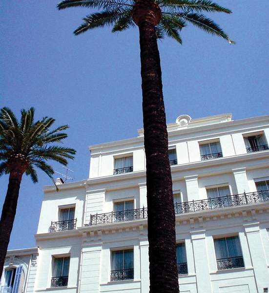 Hôtel Le Canberra - photo 2
