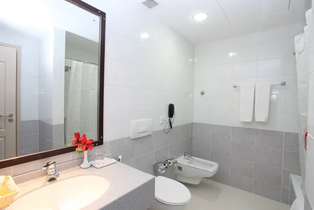 Ramee Guestline Hotel Qurum - photo 4