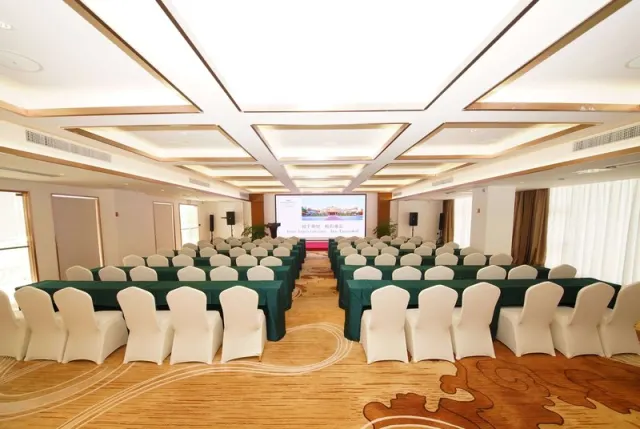 Howard Johnson by Wyndham Hot Springs Hotel Chaozhou - photo 4