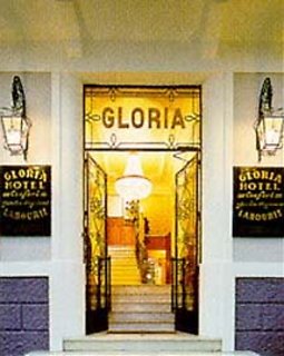 Gloria & Avenue, Pyrenees