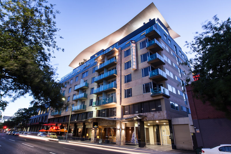 Majestic Roof Garden Hotel - photo 1