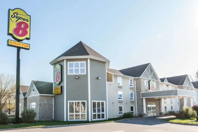 Super 8 by Wyndham Trois-Rivieres, Quebec