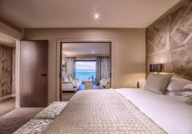 Boulevard Hotel - photo 4