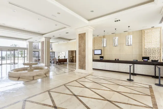 Atlantis Hotel - photo 3