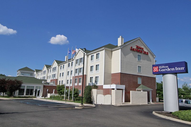 Hilton Garden Inn Westbury - photo 1