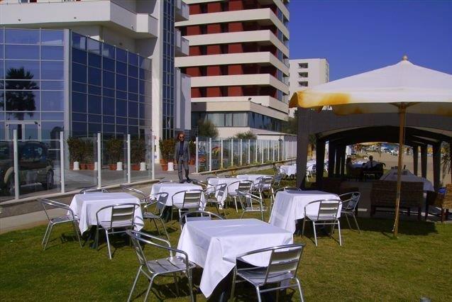 Sea Lion Hotel, Adria