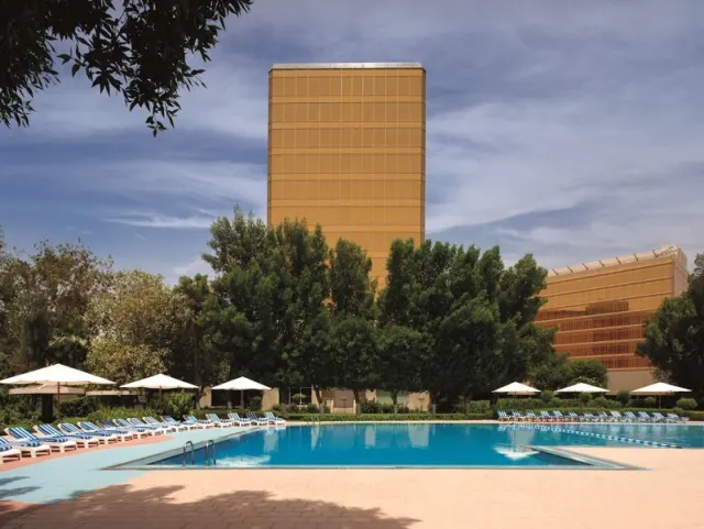 Radisson Blu Hotel Doha, Doha and surrounding cities