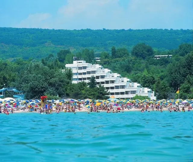 Maritim Hotel Paradise Blue Albena - photo 2