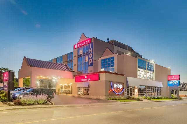 Ramada by Wyndham Niagara Falls by the River, Ontario