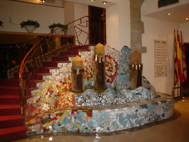 Hotel Gaudi - photo 2