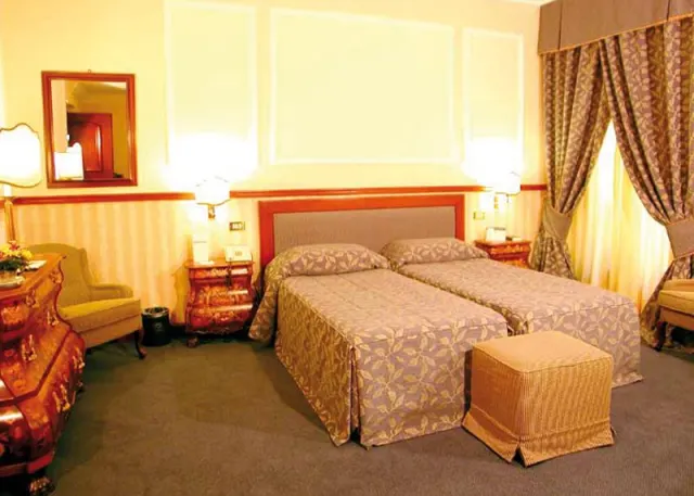 Savoy - photo 2
