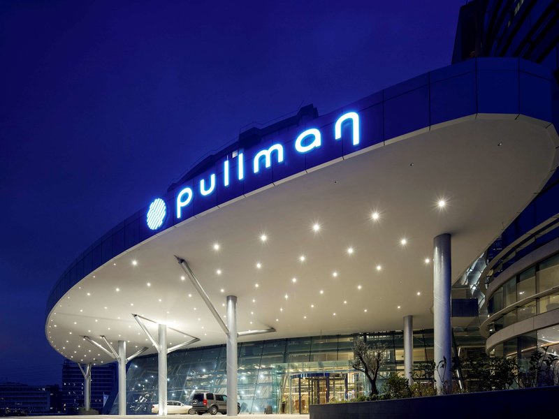 Pullman Istanbul Hotel & Convention Center - photo 1
