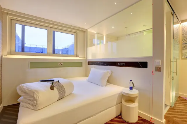 hub by Premier Inn London Westminster Abbey - photo 4