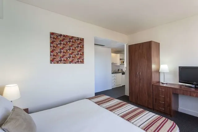 The Macleay Serviced Apartment - photo 4