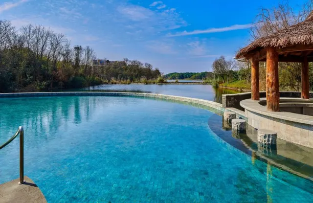Lushan West Sea Resort, Curio Collection by Hilton, East China