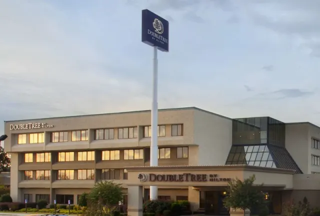 DoubleTree by Hilton Hotel Fayetteville, North Carolina