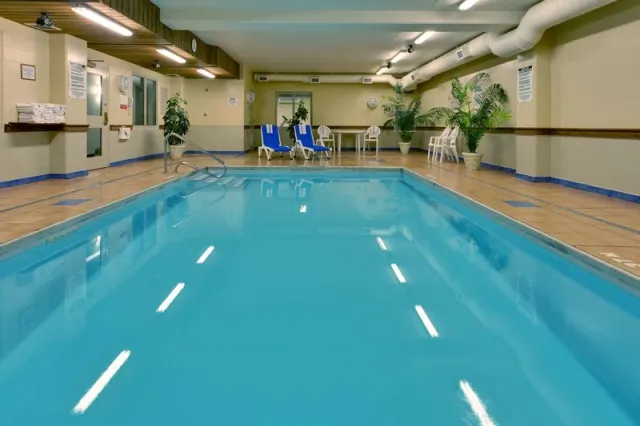 Country Inn & Suites by Radisson, London South, ON, Ontario