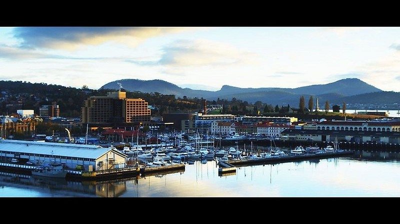 Lenna of Hobart - photo 1