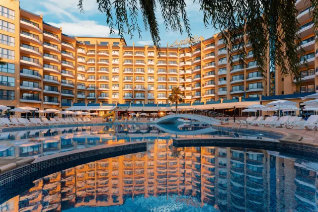 GRIFID Club Hotel Arabella - photo 4