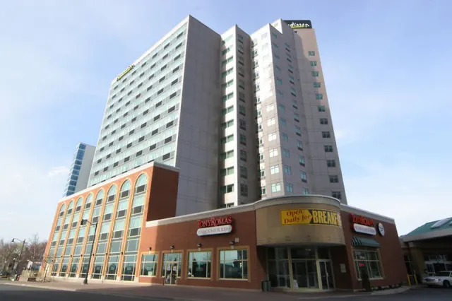 Radisson Hotel & Suites Fallsview, Ontario