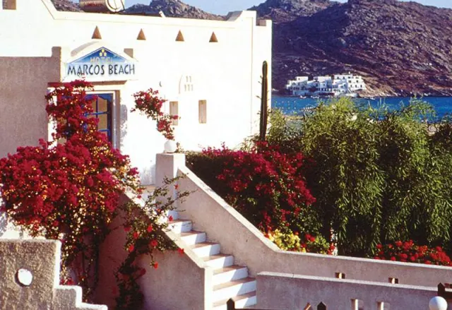 Marcos Beach Hotel, Ios