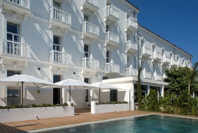 Grand Hotel Des Sablettes Plage, Curio Collection By Hilton - photo 2