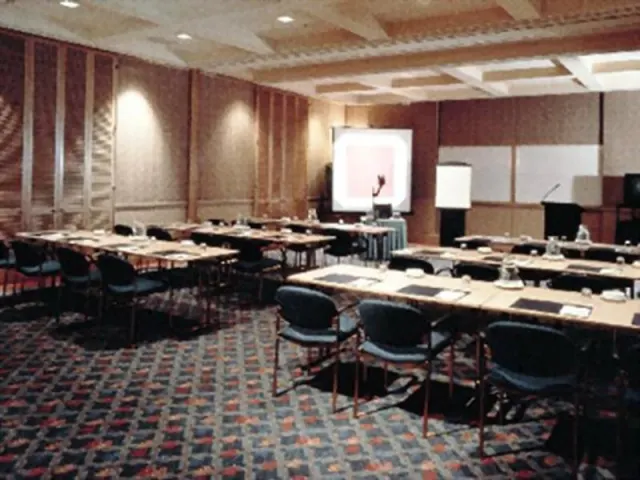 Hilton Cairns, Queensland