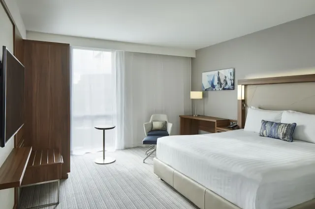 Courtyard by Marriott Hotel - photo 3
