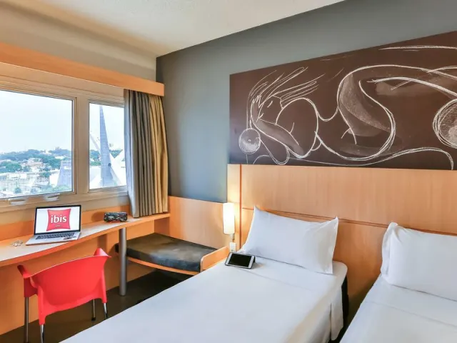 ibis Goiania, middle western