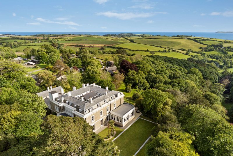 Trenython Manor Resort - photo 1
