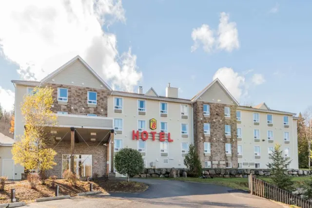 Super 8 by Wyndham Sainte Agathe Des Monts, Quebec