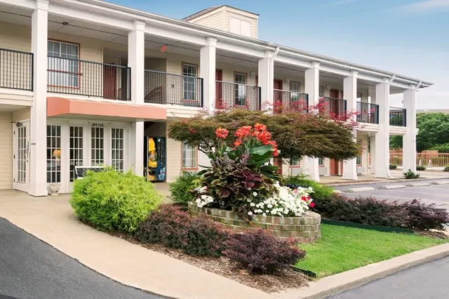 Super 8 by Wyndham Garner/Clayton/Raleigh, Garner