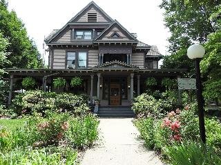 Champaign Garden Inn, Champaign