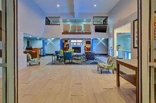 Holiday Inn Express Hotel & Suites Petoskey, Petoskey