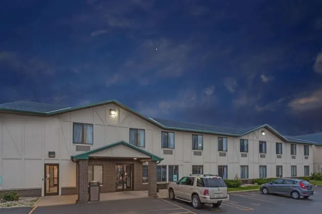 Delavan Inn and Suites, Delavan