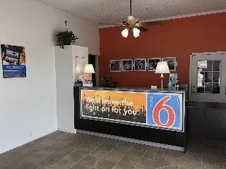 Motel 6 Sullivan, Sullivan