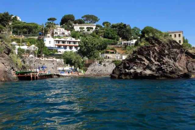 Delfini Terme, Ischia