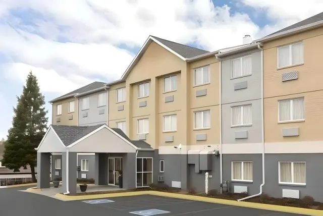 Dubuque Inn & Suites, Dubuque