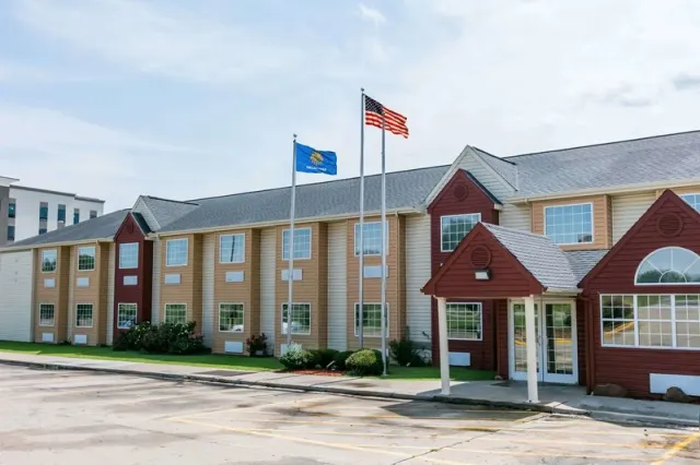 Days Inn & Suites by Wyndham Pryor, Pryor