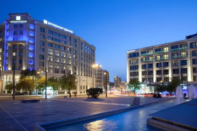 Zeus Essence Wyndham Athens Residence