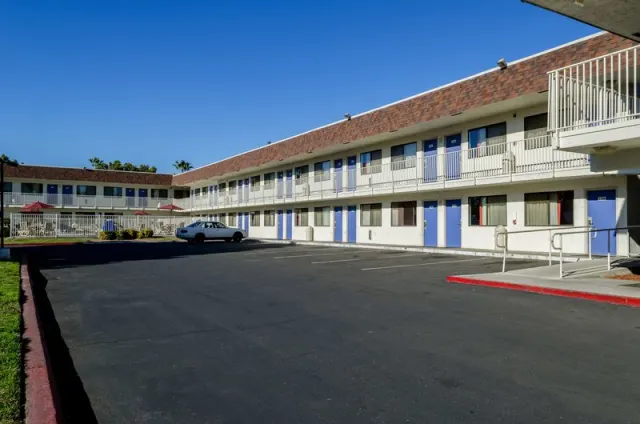 Super 8 by Wyndham Turlock - foto 3