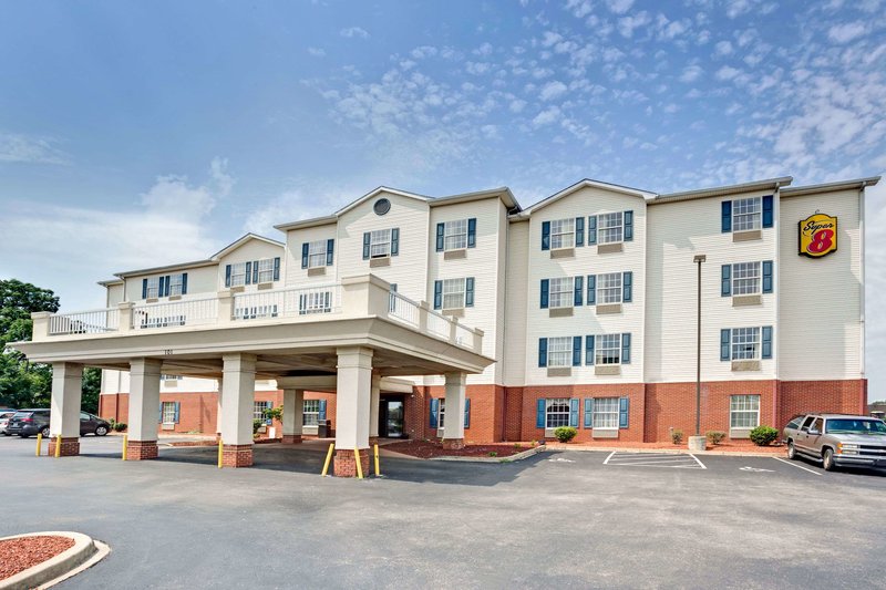 Super 8 by Wyndham LouisvilleExpo Center - photo 1